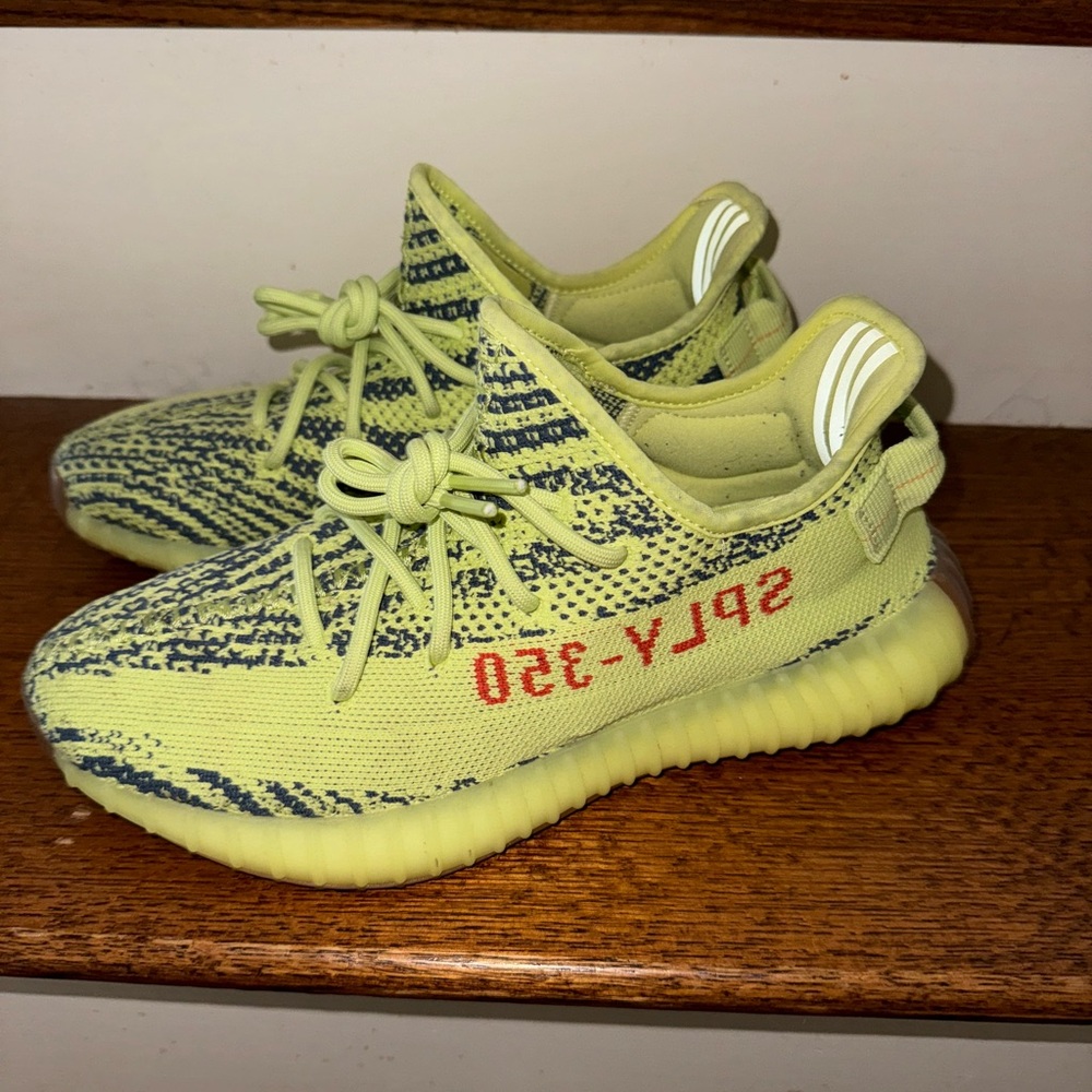 Yeezy 350 Semi Frozen Yellow Mens 7/Womens 8
